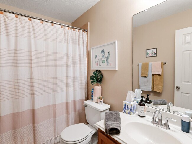 Building Photo - 15811 Sarasam Creek Ct