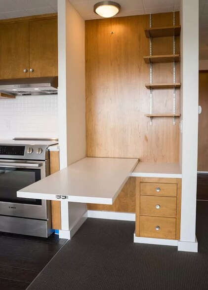 Building Photo - 7113 California Ave SW