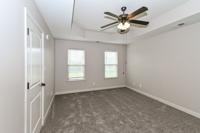 Building Photo - 2581 Woodcutter Dr