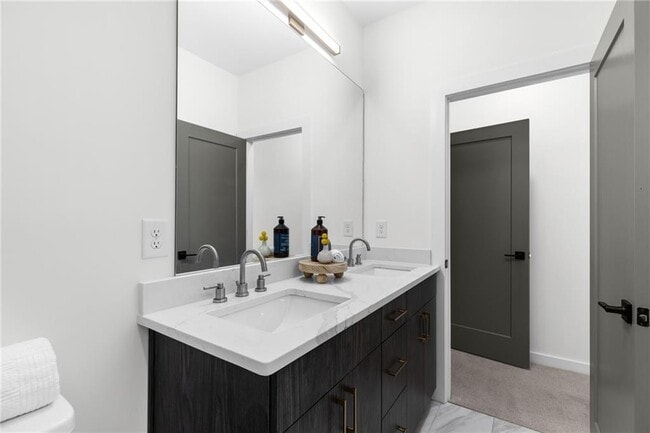 Building Photo - 1438 Walker Pl SE