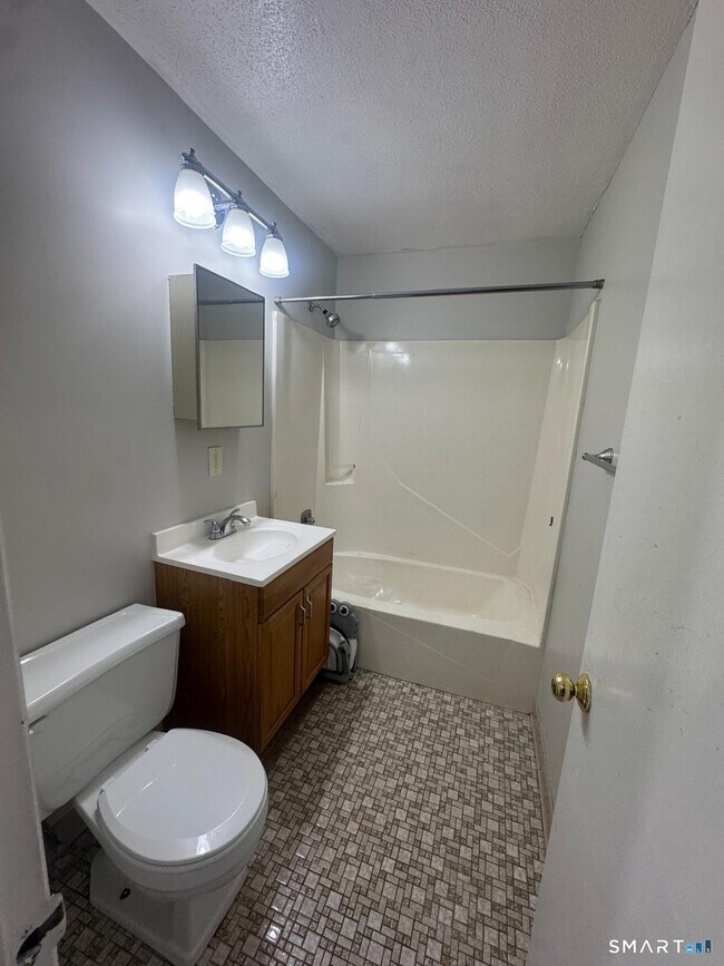 Building Photo - 45 Stevens St