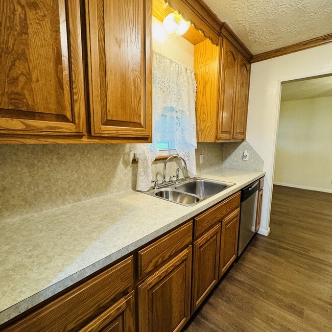 Building Photo - 306 Landry Dr