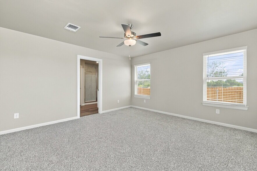 Building Photo - 12700 Carrara Ln