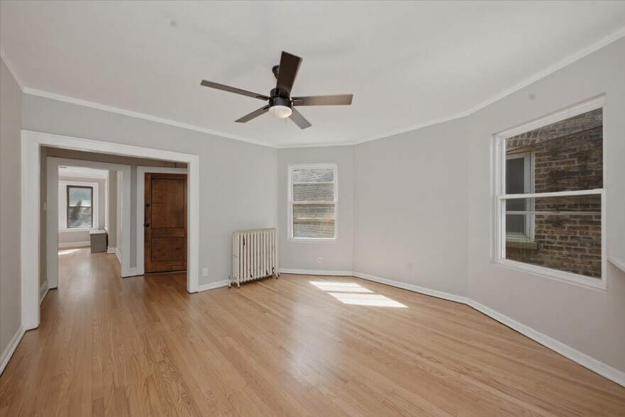 Building Photo - 5742 N Rockwell St