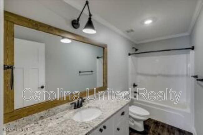 Building Photo - 1003 Glenhaven Dr