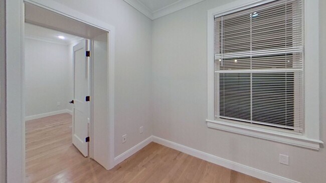 Building Photo - Room Rental-No Broker Fee