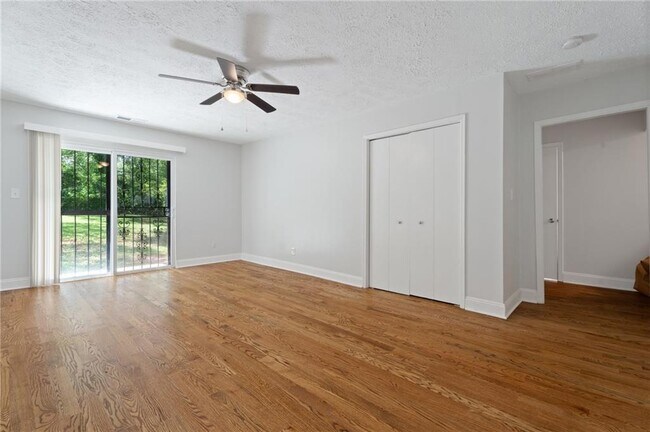 Building Photo - 1338 Montreat Ave SW