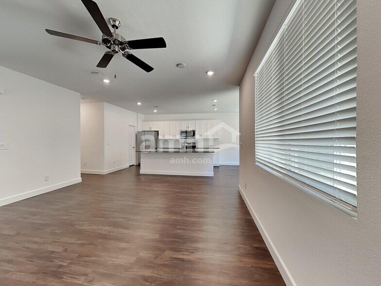 Building Photo - 10324 Beaver Tail St