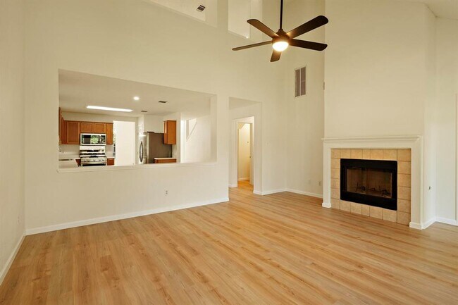 Building Photo - 1201 Marigold Way