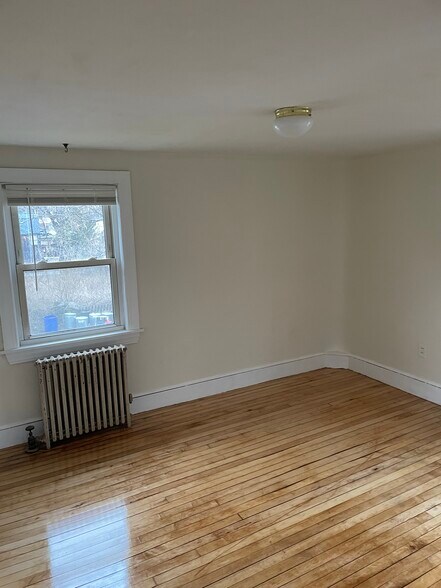 Building Photo - 357 Bark St