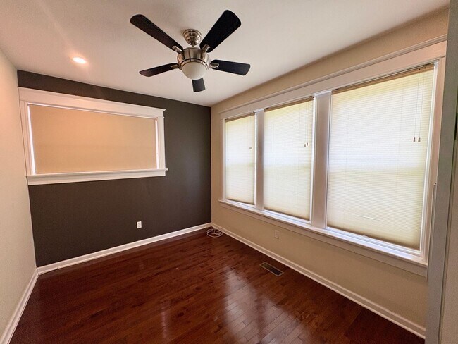 Building Photo - 4164 W Pine Blvd