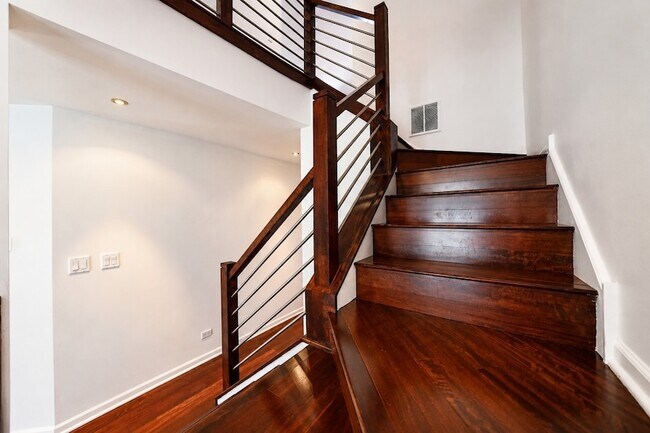 Building Photo - 1347 Winfield Way