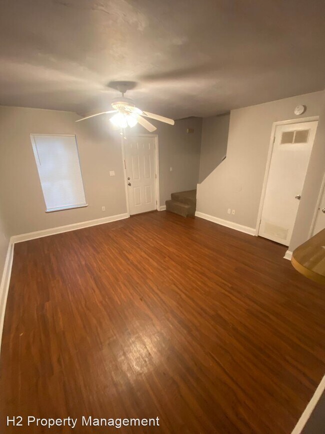 2 br, 1.5 bath House 1236 Continental Court 1236 Continental Ct