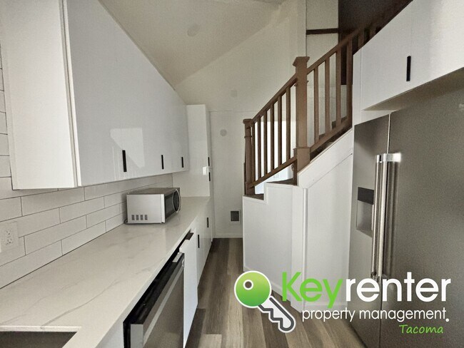 Building Photo - Fully Remodeled Tacoma Home with Detached ...