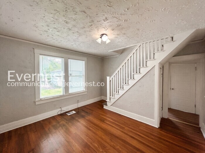 Building Photo - 2984 Waverly Ave
