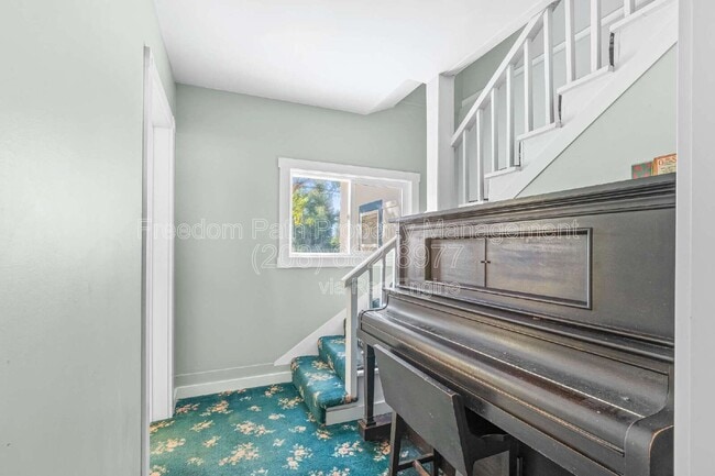 Building Photo - 17778 E Canary Creek Rd