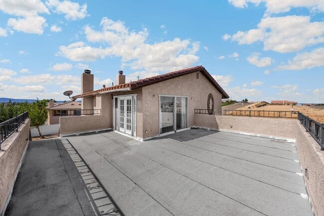 Building Photo - 17705 Vista Point Dr