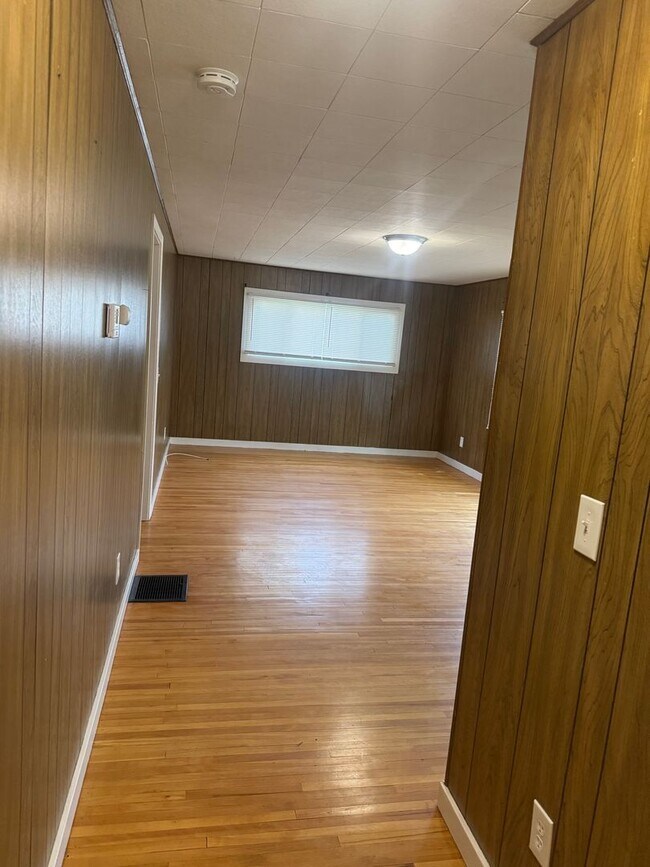 Building Photo - 106 Hoover Dr
