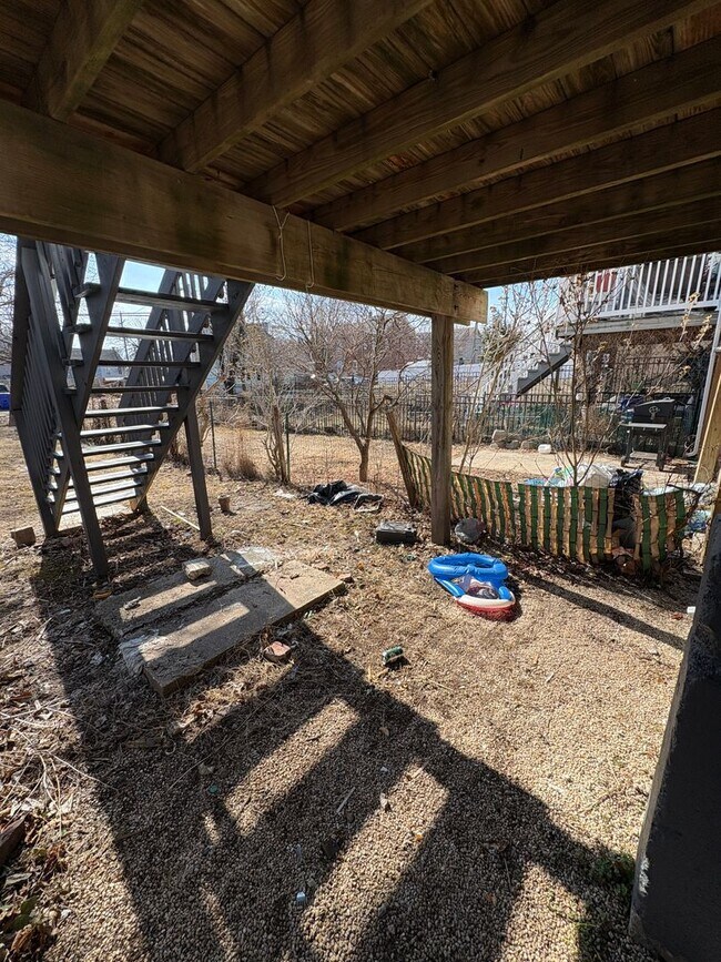 Building Photo - 4 Bedroom 1.5 Bath, Renovated House in Pottstown