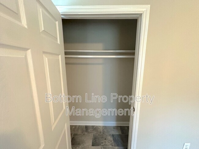 Building Photo - 1713 Longleaf Dr