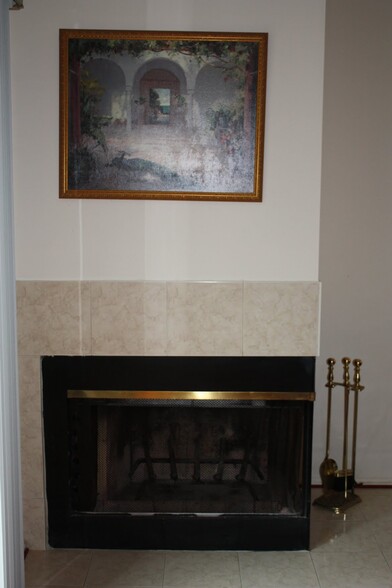 Building Photo - 44 Whitby Cir