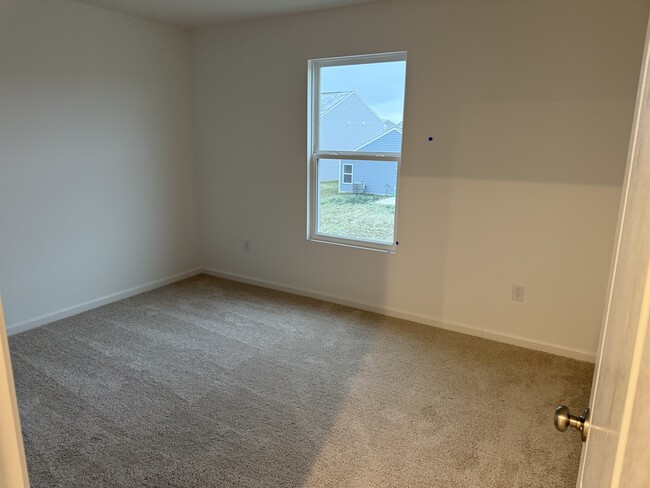 Building Photo - 3372 Dewdrop Way