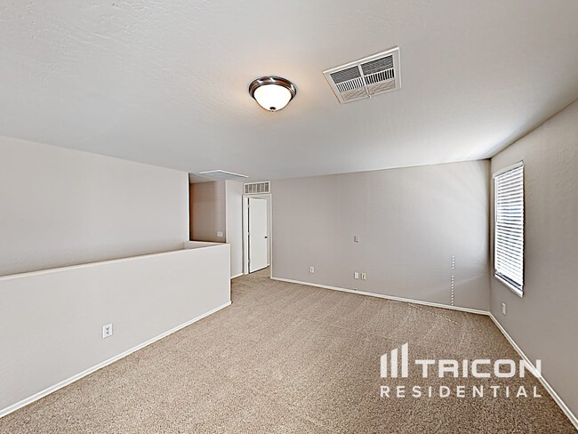 Building Photo - 45438 W Guilder Ave