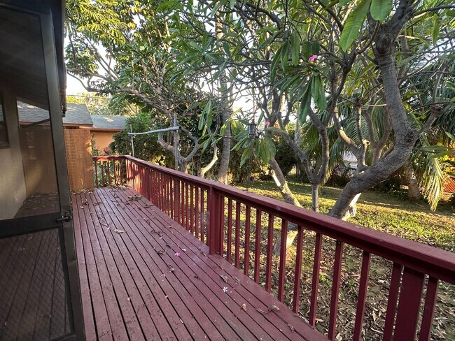 Building Photo - 2 bedroom 1.5 bathroom Ohana, across the street from the beach and park!