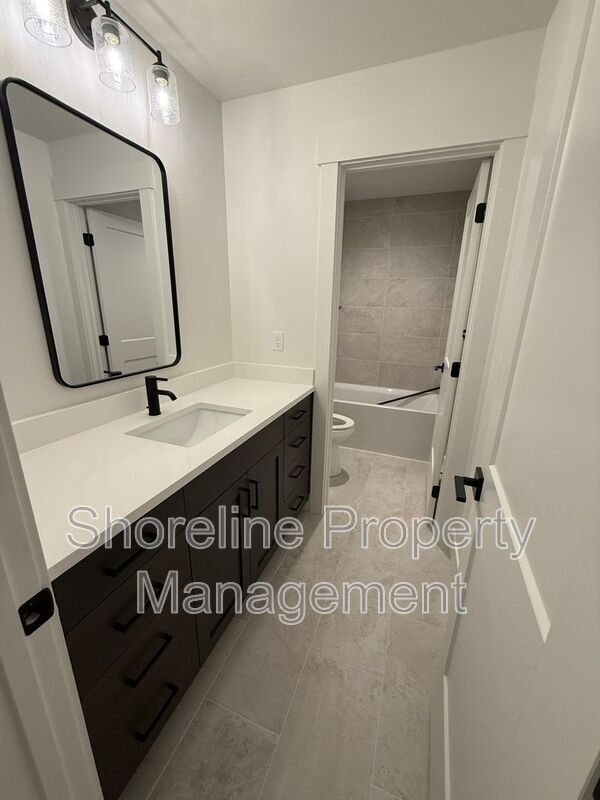 Building Photo - 2009 Freya Ct