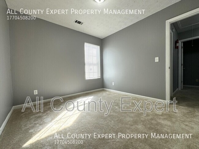 Building Photo - 3232 Sentinel Cir