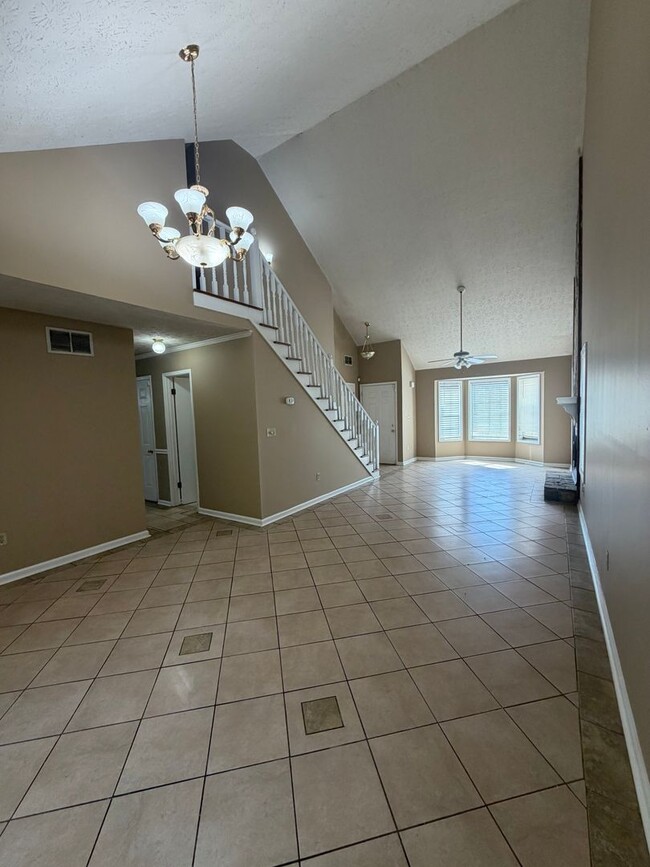 Building Photo - Charming Two-Story Home on a Corner Lot in Jonesboro