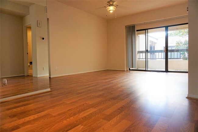 Building Photo - 2207 S Braeswood Blvd