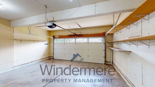 Building Photo - 151 E Maple St