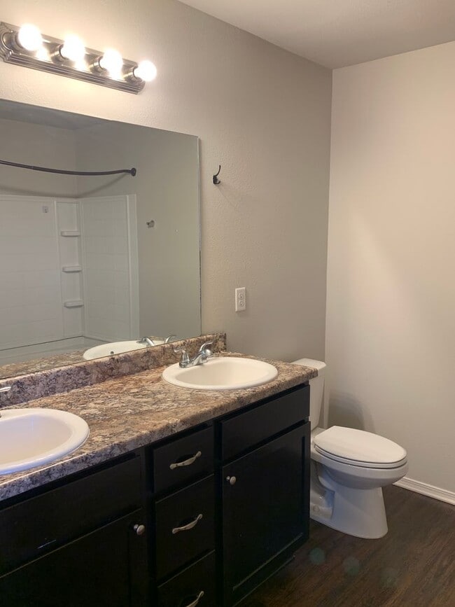 Building Photo - Nice New Construction in Valley View 3bed/2bath