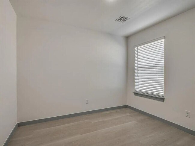 Building Photo - Turnkey 3-Bedroom Home in NW OKC – Perfect for Pets!