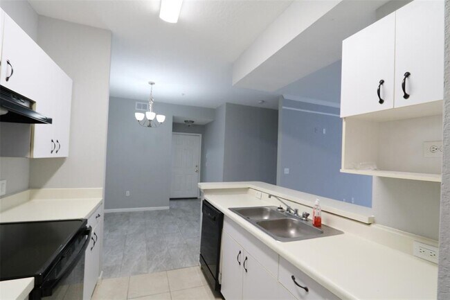 Building Photo - 17101 Carrington Park Dr