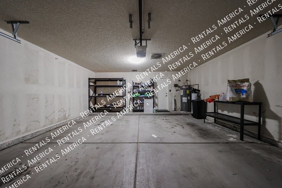 Building Photo - 4583 W Elgin St