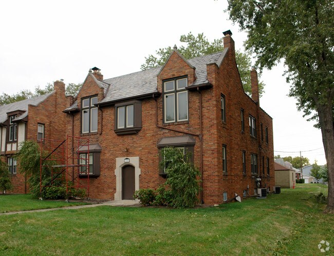 Primary Photo - 1558 Northwest Blvd