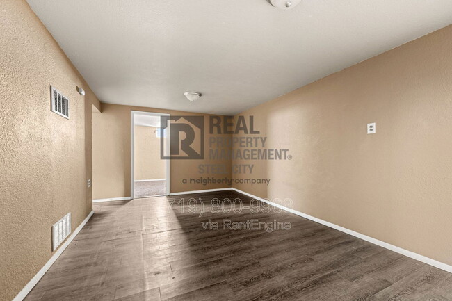 Building Photo - 3211 Fairfield Ln