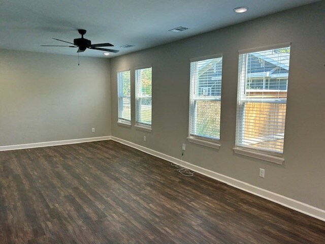 Building Photo - 409 W Maple Ave