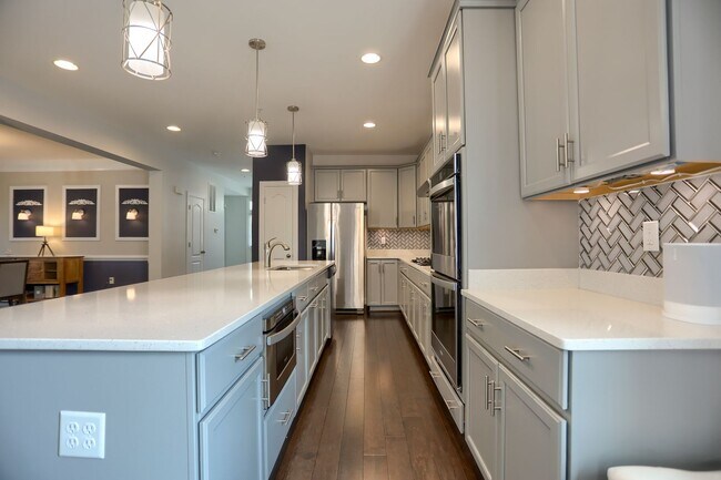Building Photo - 6407 Falconwood St