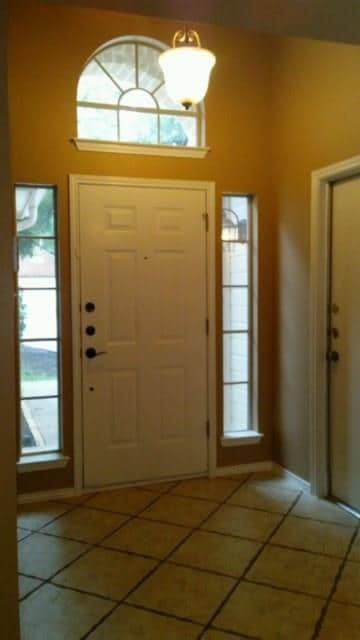 Building Photo - 2109 Lobelia Dr