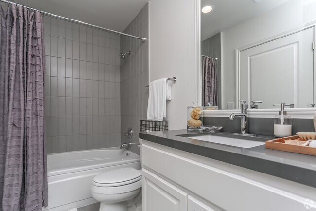 Building Photo - Spacious 1 Bed Apt with Exclusive Move-In ...