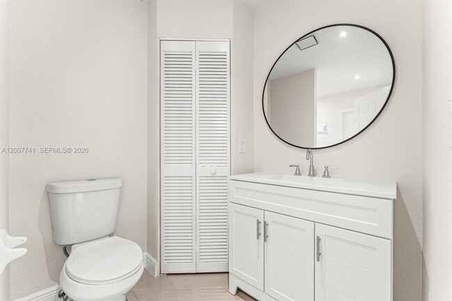 Building Photo - 18055 Sycamore Dr W