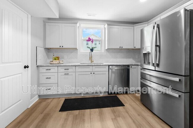 Building Photo - 610 N 10th St