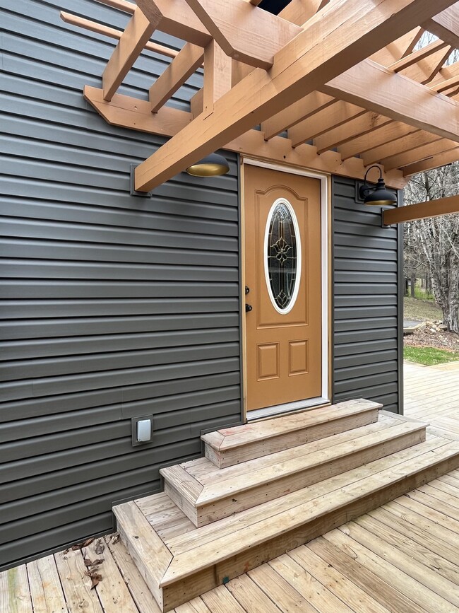 Building Photo - 8010 Sunset Heights Dr