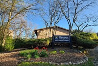 Building Photo - 5915 Meadow Dr