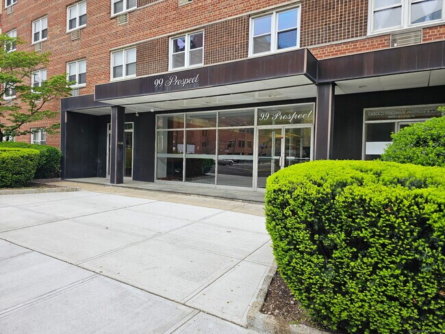 Primary Photo - 99 Prospect St
