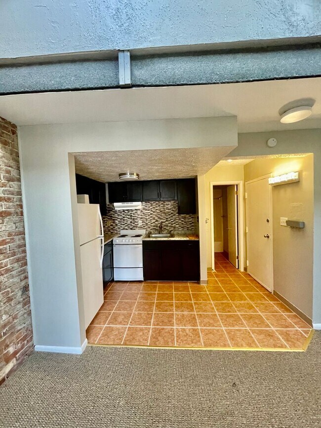 Building Photo - 332 Lehigh Avenue (Full Service)