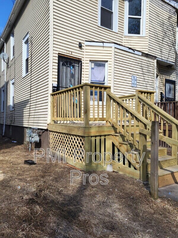 Primary Photo - 138 E Chambers St